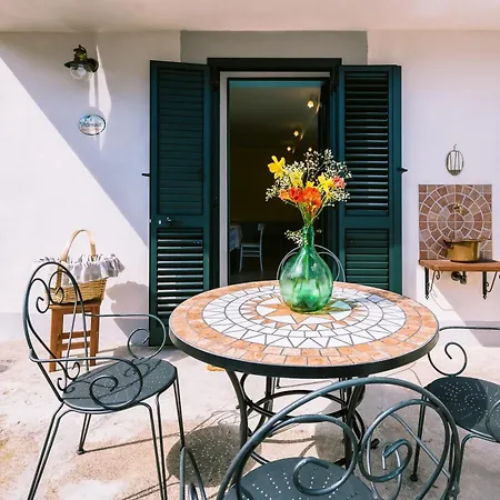 Lucy's Amalfi Coast Bed & Breakfast Tramonti