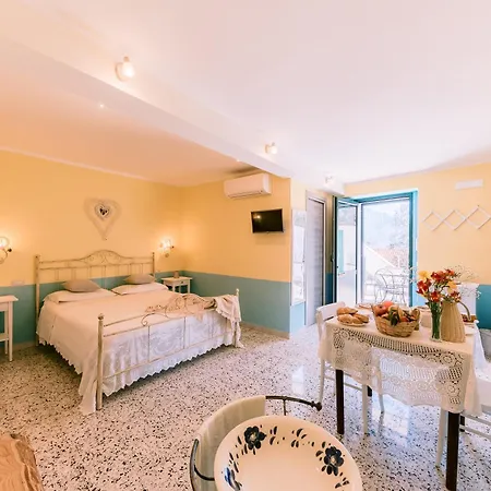 Lucy's Amalfi Coast Bed & Breakfast *